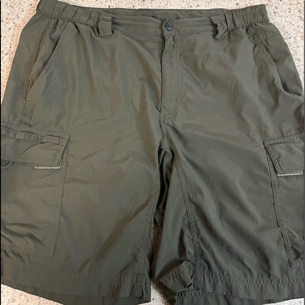 NORTH-FACE SHORTS SIZE L